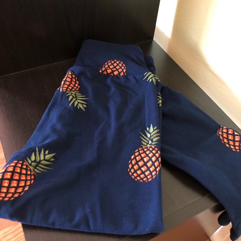 Pineapple print! Lularoe leggings ~ tween